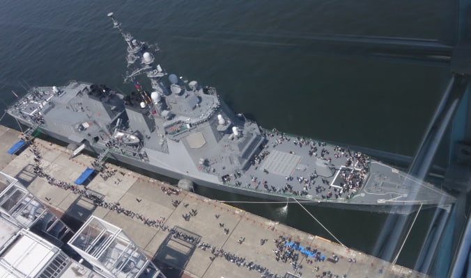 イージス艦あたごの一般公開に行ってきた 独りで歩いてく人のブログ イージス艦あたごの一般公開に行ってきた 独りで歩いてく人のブログ