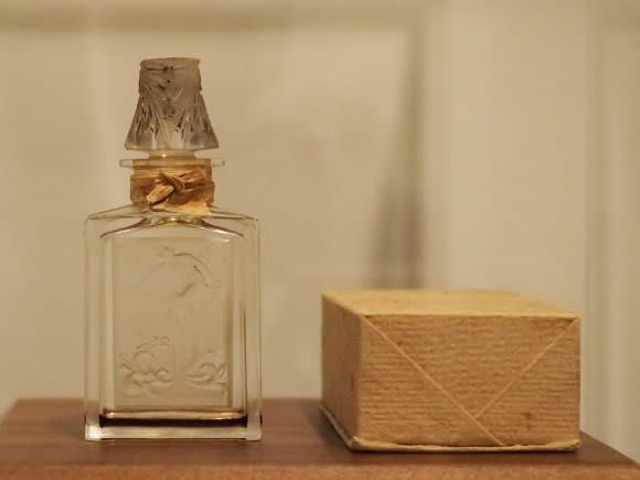 ガラスの話（９）香水瓶 ② Rene LALIQUE - 軽井沢からの通信ときどき３D