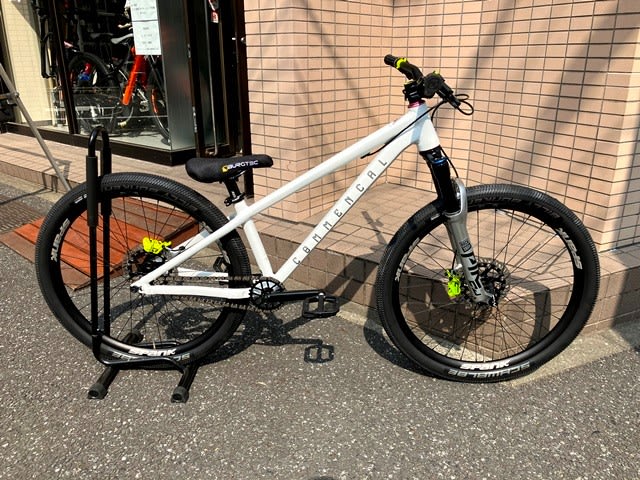 COMMENCAL ABSOLUT RS 完成 - トレイルストア日記 COMMENCAL ABSOLUT RS 完成 - トレイルストア日記