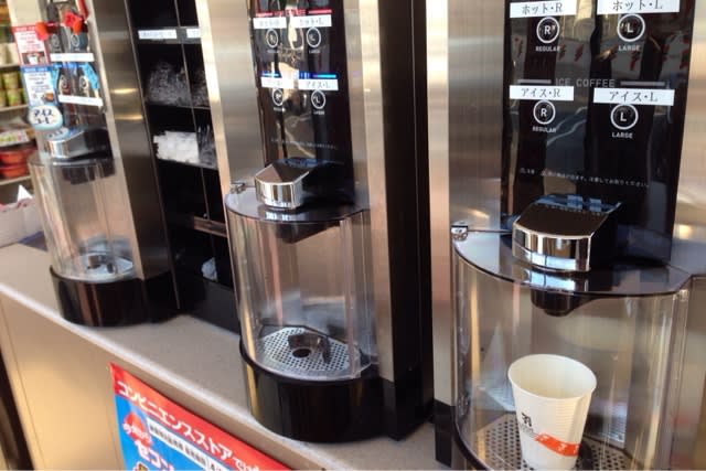 セブンイレブン コーヒーマシンが３台に 万華鏡
