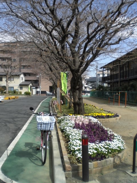 幅寄せをする意地悪トラックはこいつだ トンサンの別荘