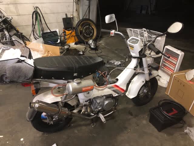 シャリー　製作途中 原付】バラしてカスタムして新車並みに綺麗にした！ - YouTube