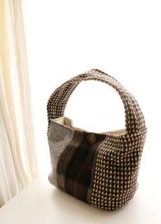ウールの冬バッグ ｋｏｍｉｈｉｎａｔａ の手作り 布小物