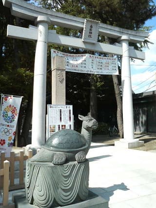 亀有らしく亀が一杯の こち亀 スポット 香取神社 へ 常磐線 亀有駅 孤独の東京ぶらりひとり旅
