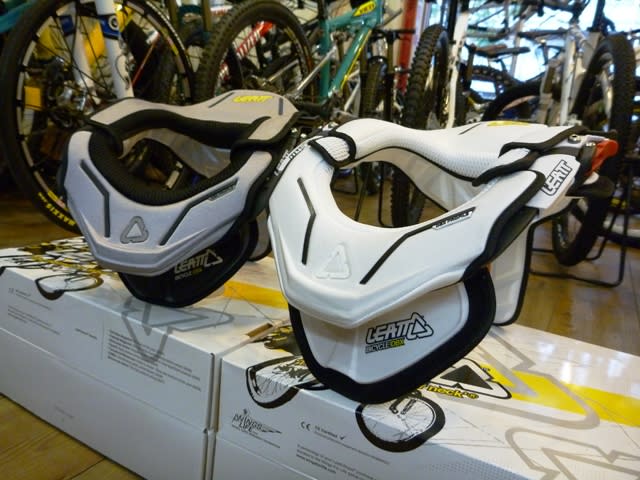 LEATT / BICYCLE DBX COMP Ⅱ NECK BRACE - トレイルストア日記 LEATT / BICYCLE DBX COMP Ⅱ NECK BRACE - トレイルストア日記