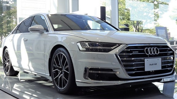 年モデル アウディ A8 Audi プレディクティブアクティブサスペンション装着車 展示 In Audi金沢 ハリアーrxの業務日誌