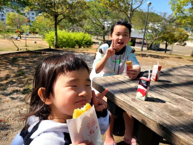 公園で遊ぶスタッフの娘たちです | 高知・岡山で新築一戸建てを建てるならサンブランドハウス