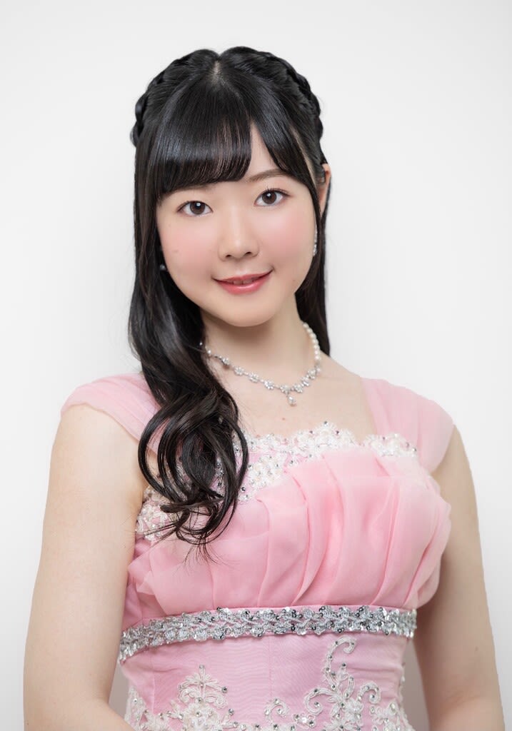 新井美加さん（ピアノ）