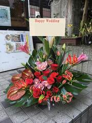 結婚祝いの赤いアレンジ花 開店祝い 公演祝いの御祝スタンド花 胡蝶蘭 全国へ花をお届け 花屋 花助のブログ