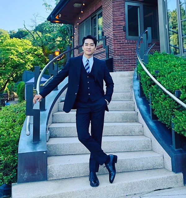 ソン スンホン インスタにセクシーなスーツ姿を公開 韓流 ダイアリー ブログ