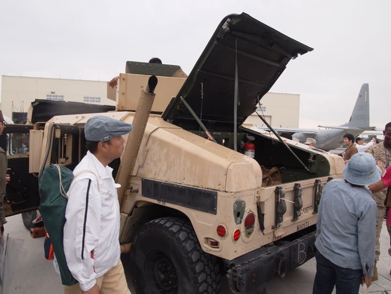 ハンヴィーm998四輪駆動軽汎用車 アメリカ軍 観光列車から 日々利用の乗り物まで ハンヴィーm998四輪駆動軽汎用車 アメリカ軍 観光列車から 日々利用の乗り物まで