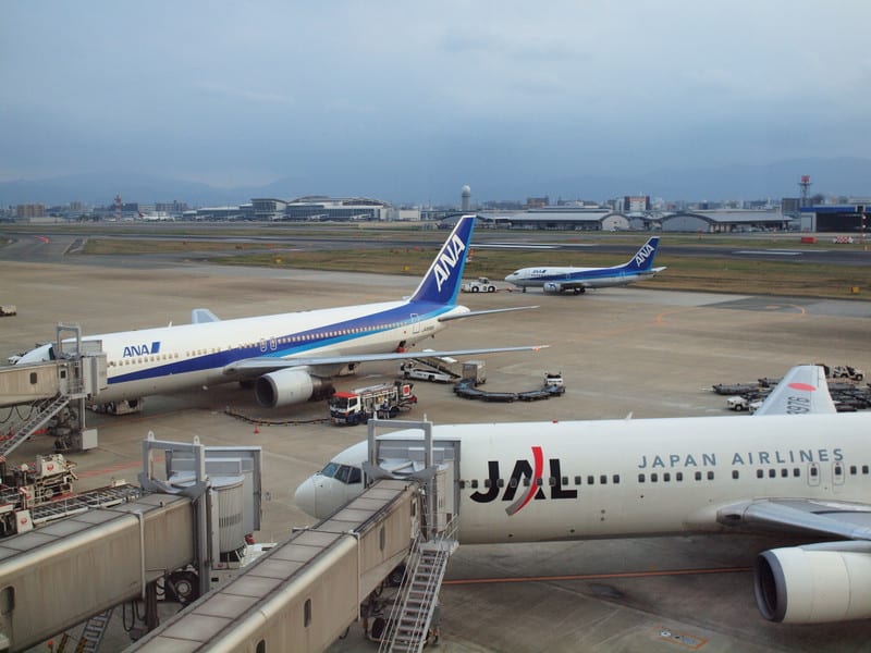 福岡空港を代表するスポット The Contrail In Komatsu