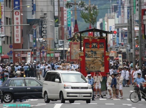 京都祇園祭 宵山 山鉾巡行 神幸祭警備に活躍する京都府警 北大路機関