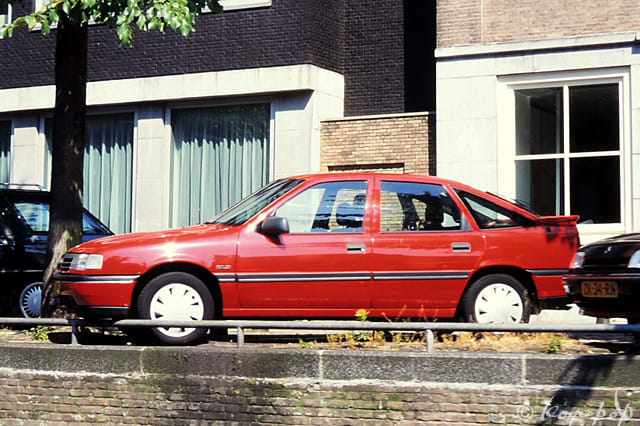 Opel Vectra 1988- Cd値0.29を実現した初代のオペル ベクトラ 