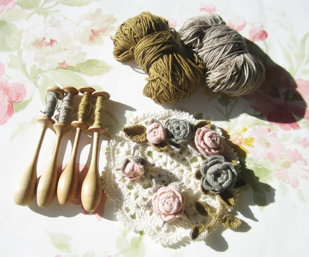 ノスタルジックなかぎ針編み』 バラのドイリー ローズ レース編み 