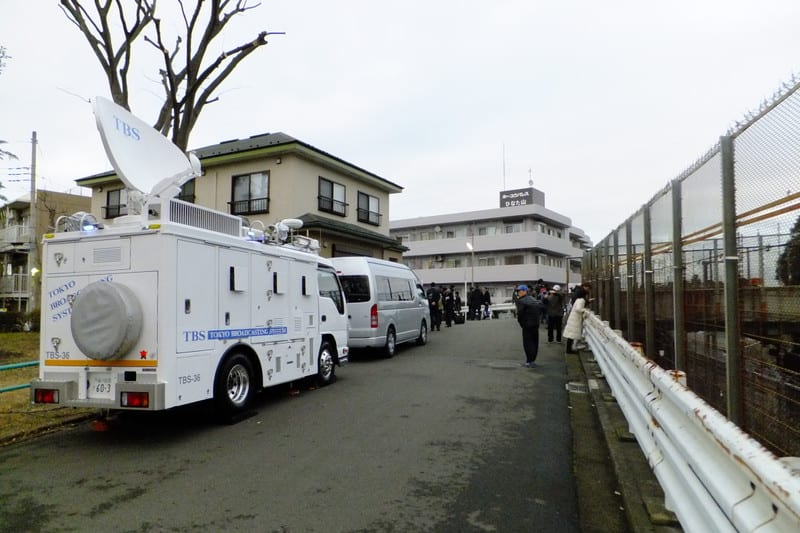 326 逃走犯近くの公園で逮捕 温泉めぐり紀行