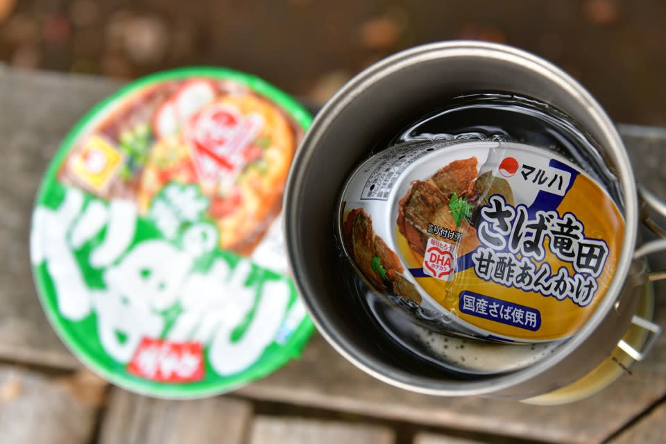 ラーメン用のお湯で缶詰を湯煎する 郷秋 Gauche の独り言