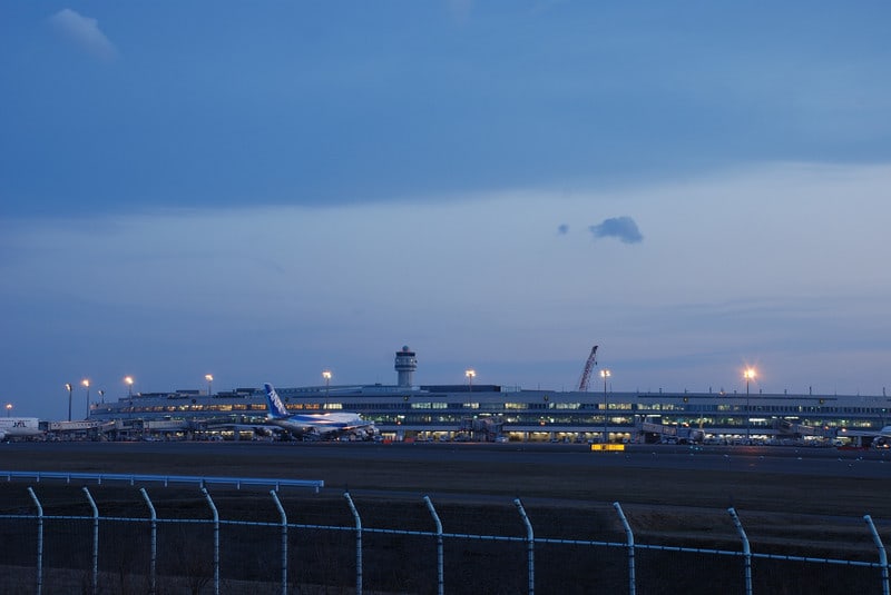 新千歳空港の夜景 航空機写真とマラソン