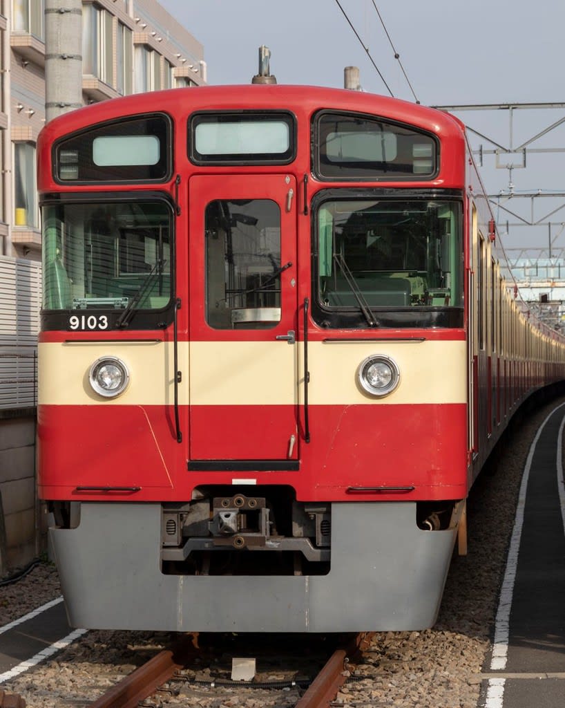平日の午後 電留線で赤い9000系を撮る 基本的に西武鉄道