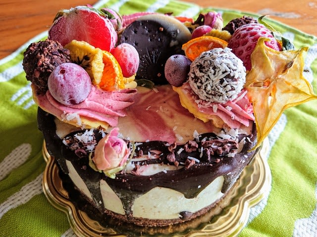 沖縄から凄いケーキがやってきた Tamaya るるる日記