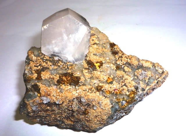 紀州鉱山産の 「方解石の美晶」 