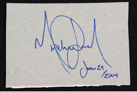 私が譲り受けた マイケル・ジャクソン直筆サインと、今話題の最後の 