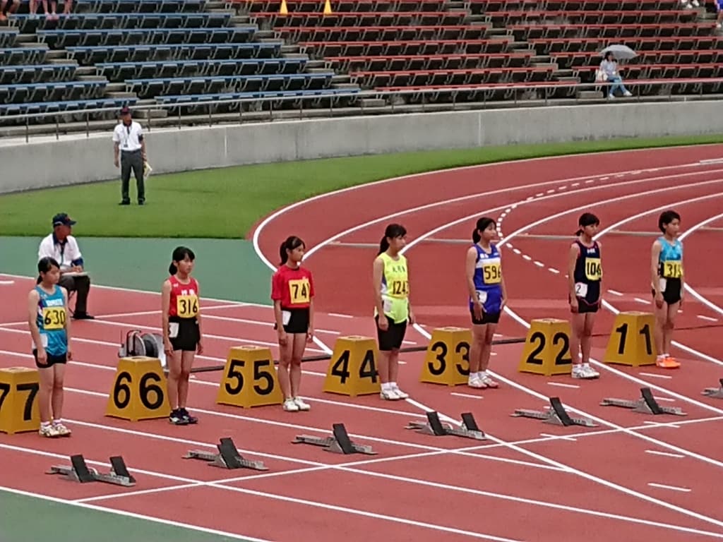 通信陸上 中銀スタジアム 1年女子100m準決勝 大月東中学校 美登里の日々 通信陸上 中銀スタジアム 1年女子100m準決勝 大月東中学校 美登里の日々