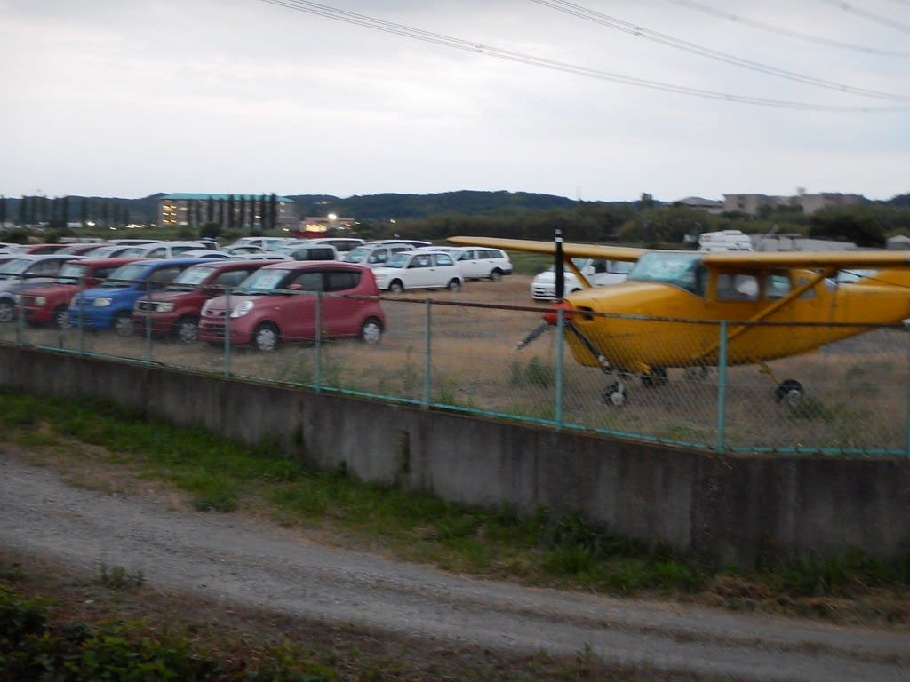 中古屋さんで飛行機売ってました 白井 一裕 社長のブログ