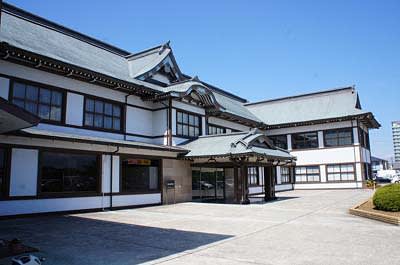 旧勧業銀行本店 千葉トヨペット本社 千葉市美浜区稲毛海岸 コスモのフォトアルバム 旧勧業銀行本店 千葉トヨペット本社 千葉市美浜区稲毛海岸 コスモのフォトアルバム