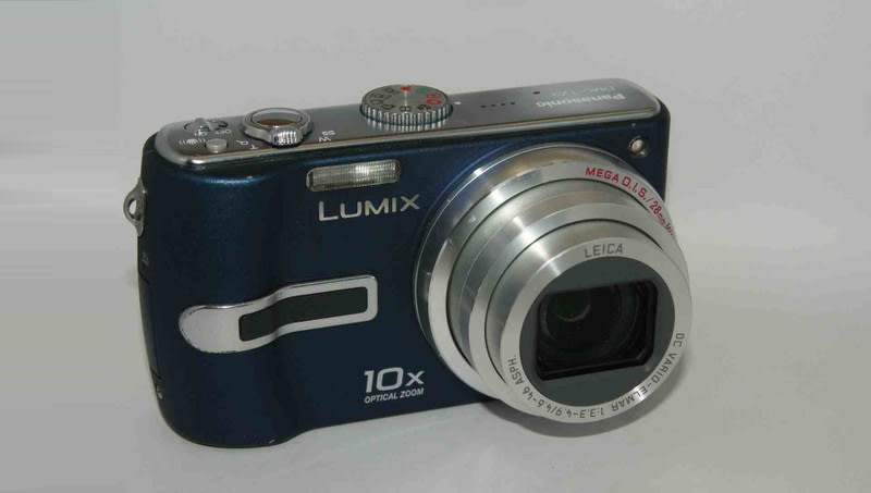 Panasonic LUMIX DMC-TZ3 高倍率ズーム - 乾電池の画像集 出張所 Panasonic LUMIX DMC-TZ3 高倍率ズーム - 乾電池の画像集 出張所