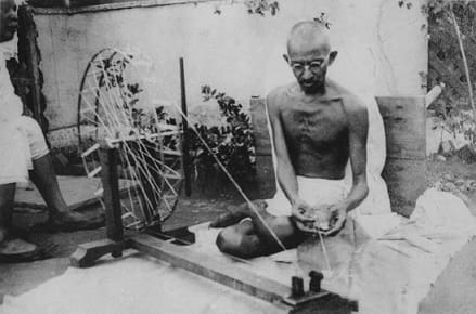 インド ガンジー殺害から70年 ガンジーが目指した 平等な社会 のほころび 孤帆の遠影碧空に尽き