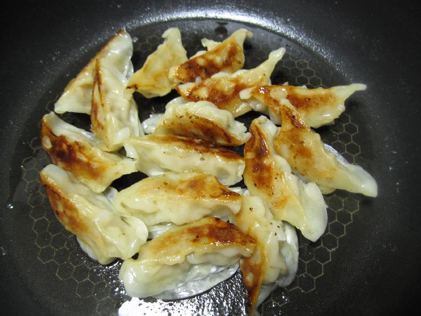 博多八助の一口餃子（冷凍食品ですが） 結構美味かった～ 磯のすーさん あれこれ