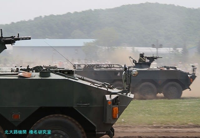 防衛情報】イスラエルエイタン装輪装甲車とアメリカACV両用戦闘車 ...