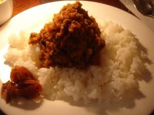 本好きが和める喫茶店 牛込神楽坂 キイトス茶房 の神楽坂カレー ウチごはん ソトごはん