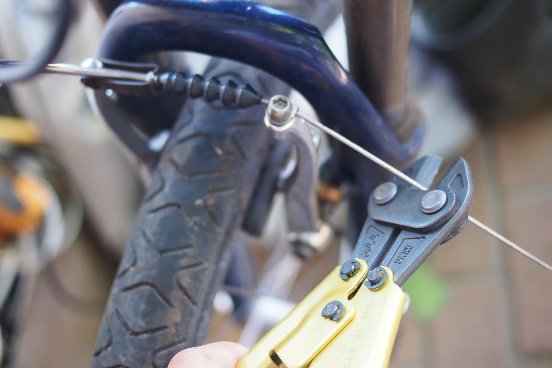 ブレーキレバー 戻らない 自転車