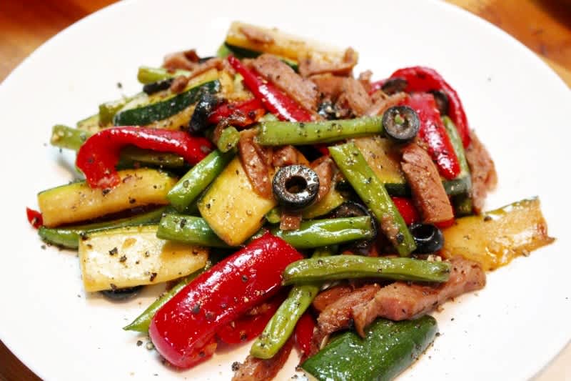 ズッキーニとスパムのソテーアンチョビ風味 気分しだいで食べりゃんせ ズッキーニとスパムのソテーアンチョビ風味 気分しだいで食べりゃんせ