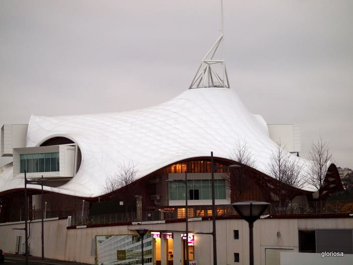フランス メッス 日本人建築家設計のポンピドーセンター メッス館へ ただ 悪天候で 新イタリアの誘惑