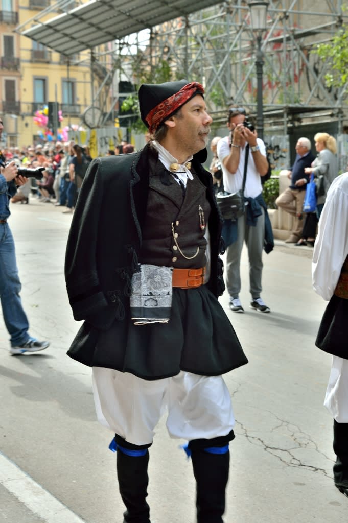 サルディーニャの民族衣装 男性編 イタリア 写真撮りまくり
