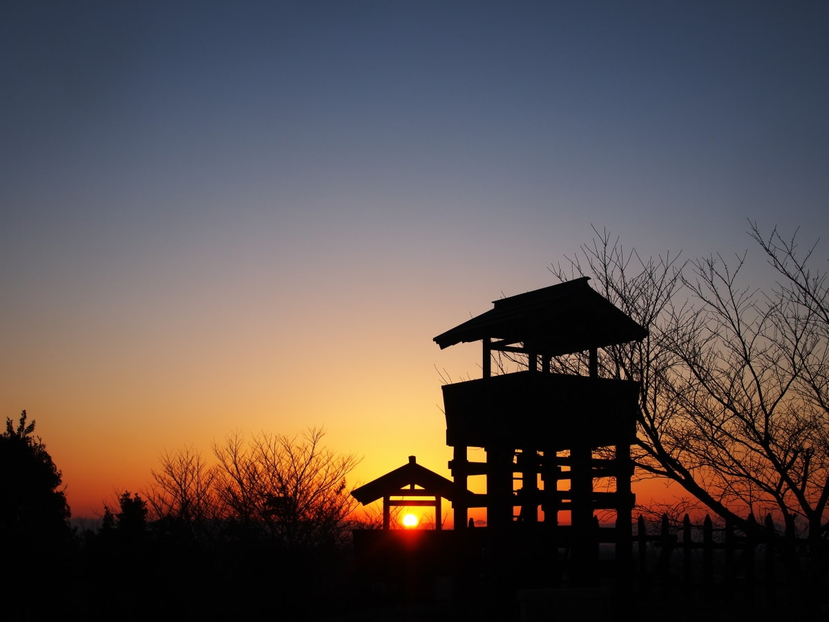 東条城跡夕景の画像