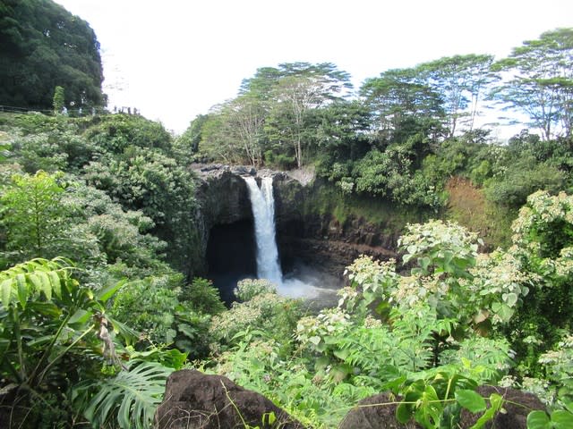 レインボー滝で見た初レインボー 森出じゅんのハワイ生活