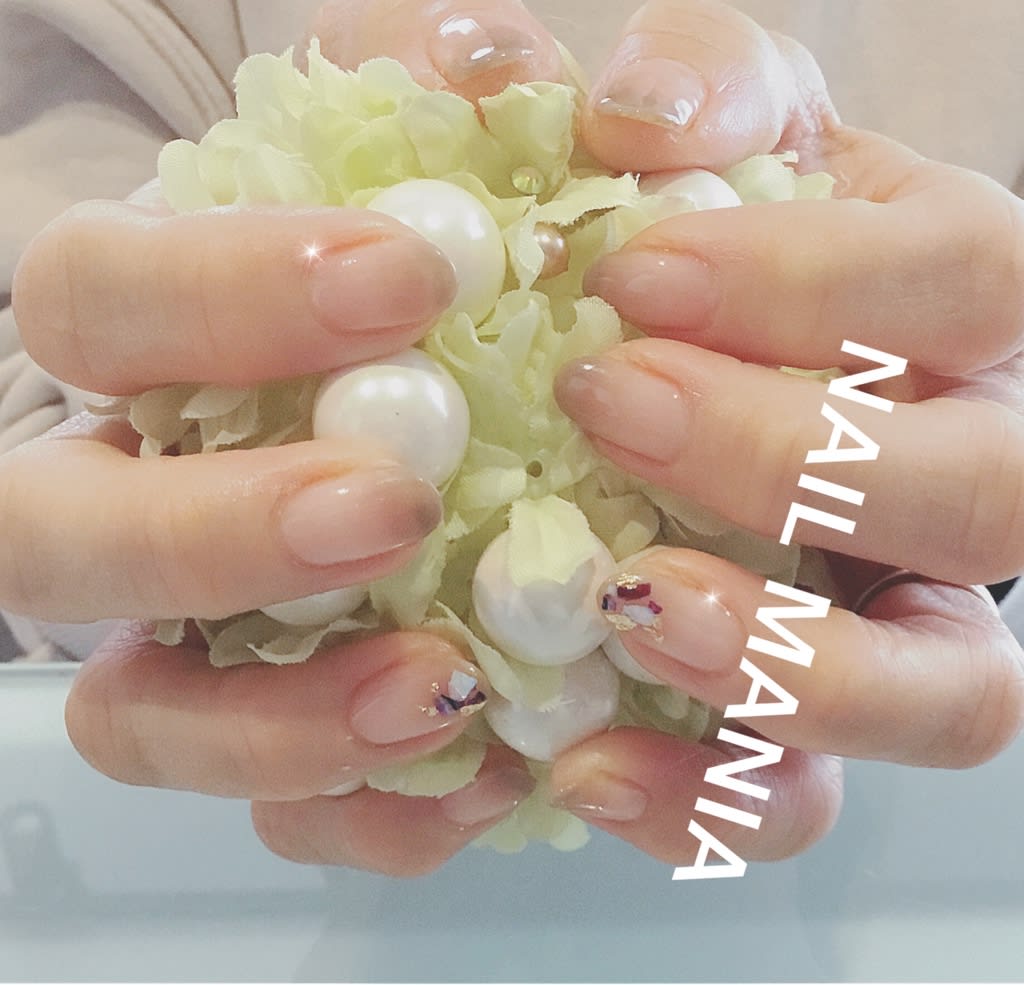 モカベージュグラデーション シェル Nail Mania