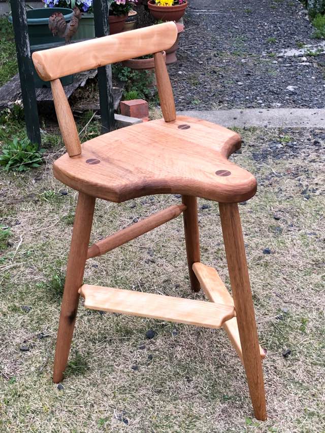 ギター演奏用の椅子を2脚作りました！ - 岐阜県川辺町,家具工房ウッド