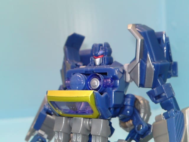 TFジェネレーションズ デラックスクラス サウンドウェーブ