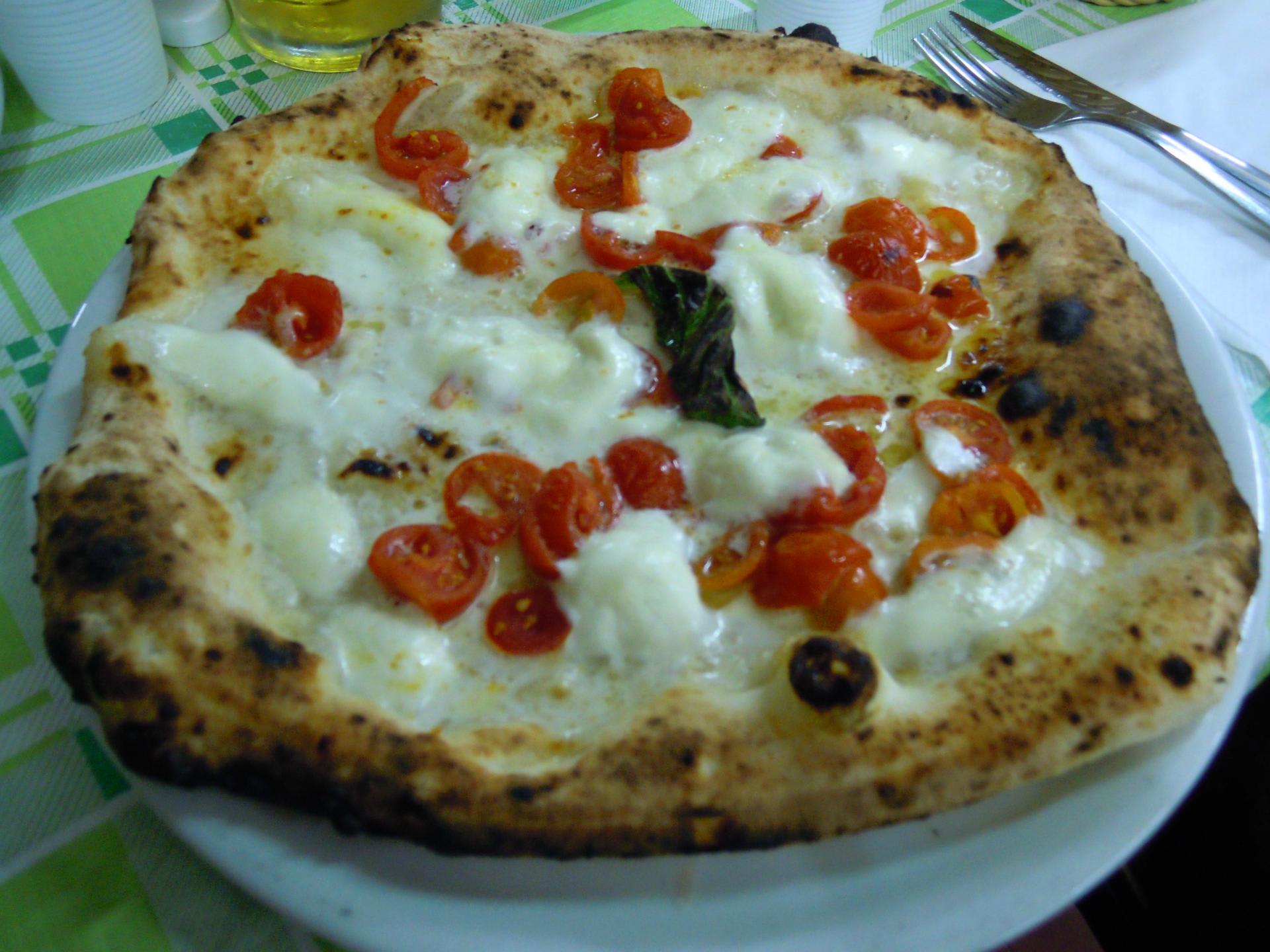 ナポリ 南イタリア旅行その3 ナポリ人の行くお店で安くておいしい料理を堪能 日伊文化交流会