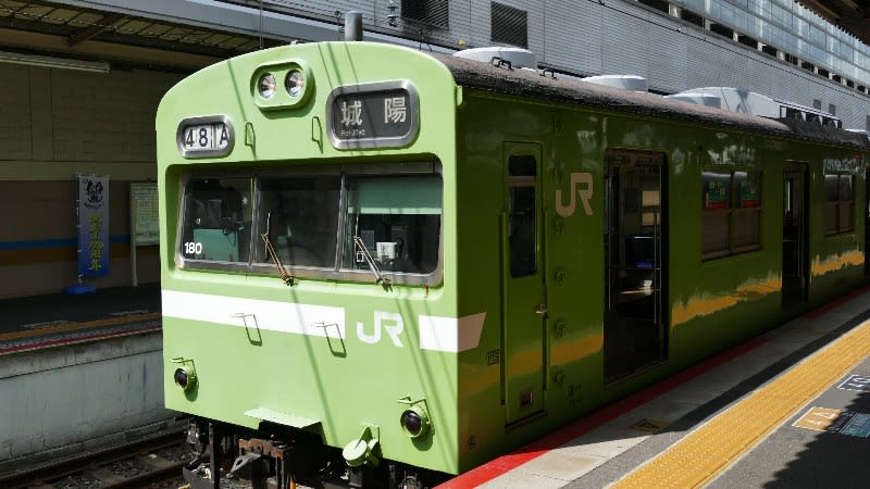 奈良線の１０３系電車