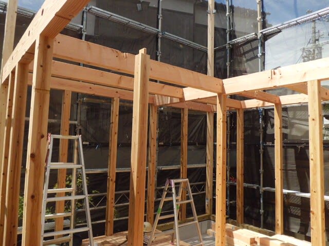 高知市針木で建築中の木造の新築、Wさん邸の上棟の際の写真です。