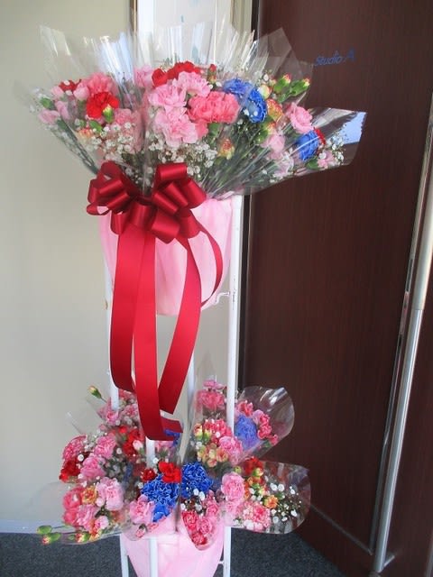 発表会用の花束のスタンド花をお作り致しました ピアノ発表会他 神奈川県 茅ケ崎市の花屋 さんこう生花店 のgooブログ