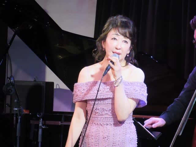 山口いづみ 原宿ラドンナライブ I Ll Remember April を振り返って Mori Mami Room 705