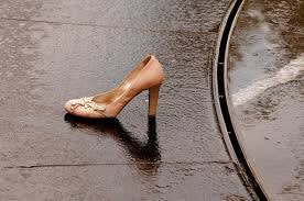 悲報】エナメル靴、実は雨の日NG？？ - 橋本商店の靴ブログ