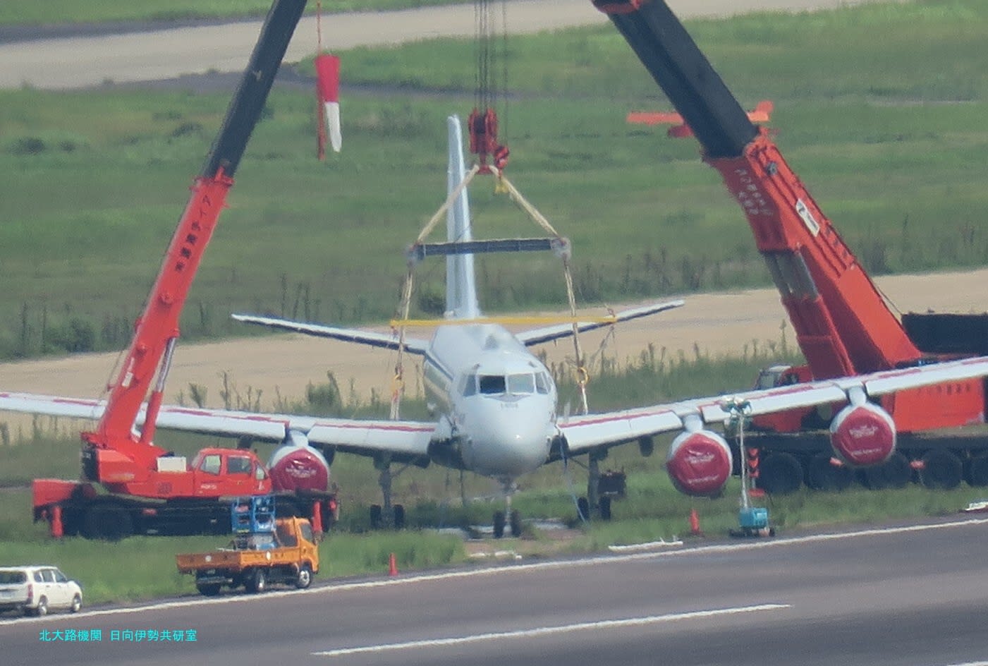 G3x撮影速報 川重p 1哨戒機滑走路逸脱事故 岐阜基地で擱座航空機回収 21 09 11 北大路機関